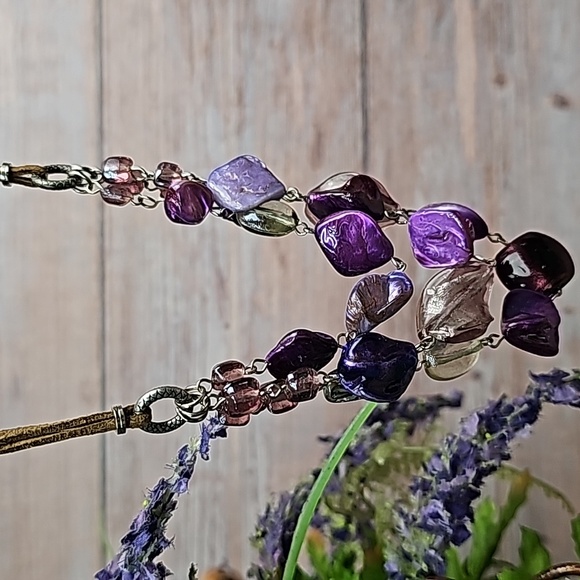 LAVENDER IRIDESCENT THREE ROW BEADED FASHION NECKLACE - Picture 3 of 9